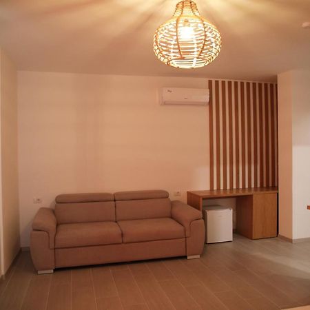 Hotel Serenity In à Lezhë Extérieur photo