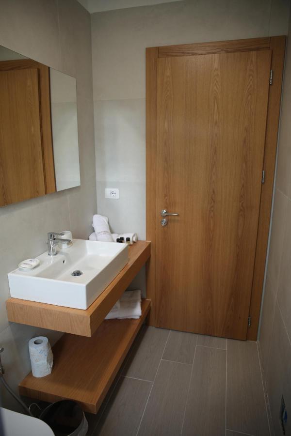 Hotel Serenity In à Lezhë Extérieur photo